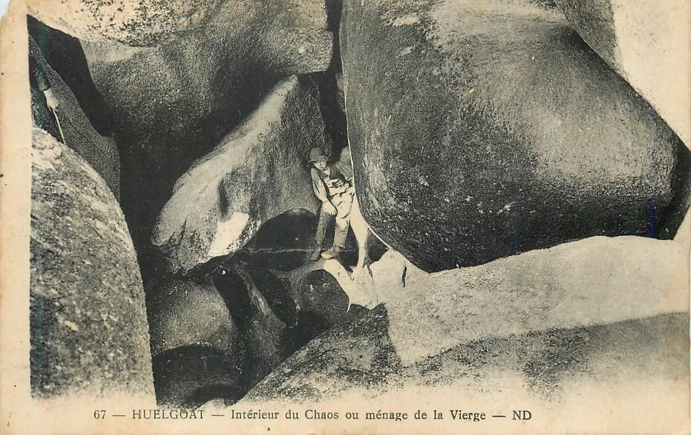 Huelgoat — Innenansicht des Chaos oder des Hauses der Jungfrau — ND - Vorderseite