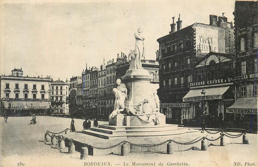 Bordeaux — O Monumento de Gambetta — ND. Fot. - Frente