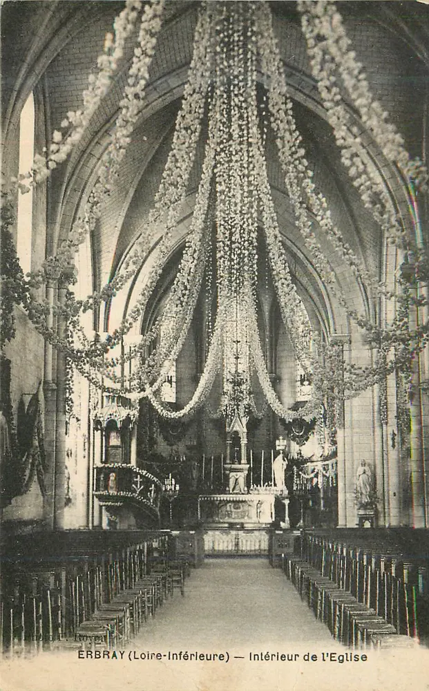 Erbray (Loire-Inférieure) — Innenansicht der Kirche - Vorderseite