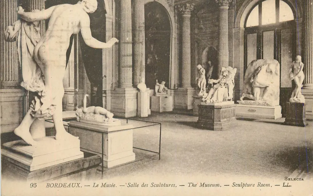 Bordeaux — O Museu — Sala das Esculturas — Selecta 95 - Frente
