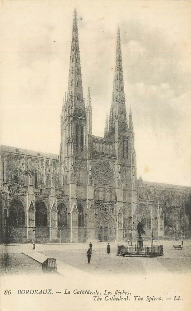 Bordeaux — A Catedral. As Flechas. — LL. - Frente