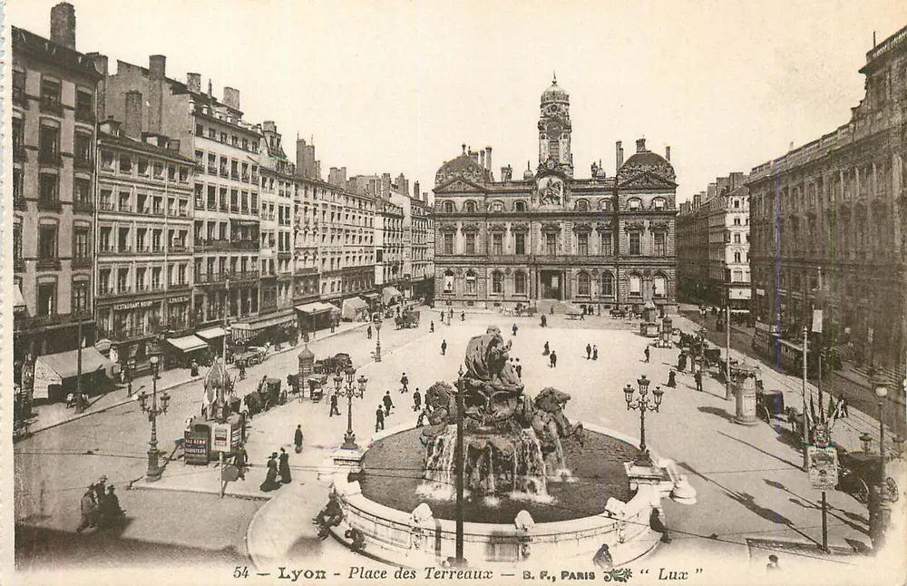 Lyon - Place des Terreaux — B.F., Parijs — « Lux » - Voorkant
