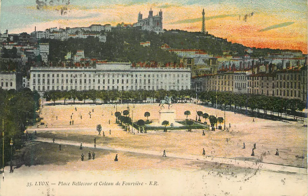 LYON — Place Bellecour und Coteau de Fourvière — E.R. - Vorderseite