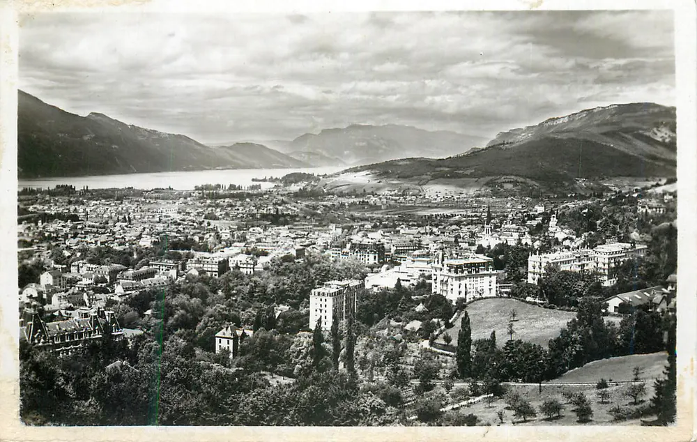 Luftbild von Annecy — See und Berge — Verlag nicht sichtbar - Vorderseite
