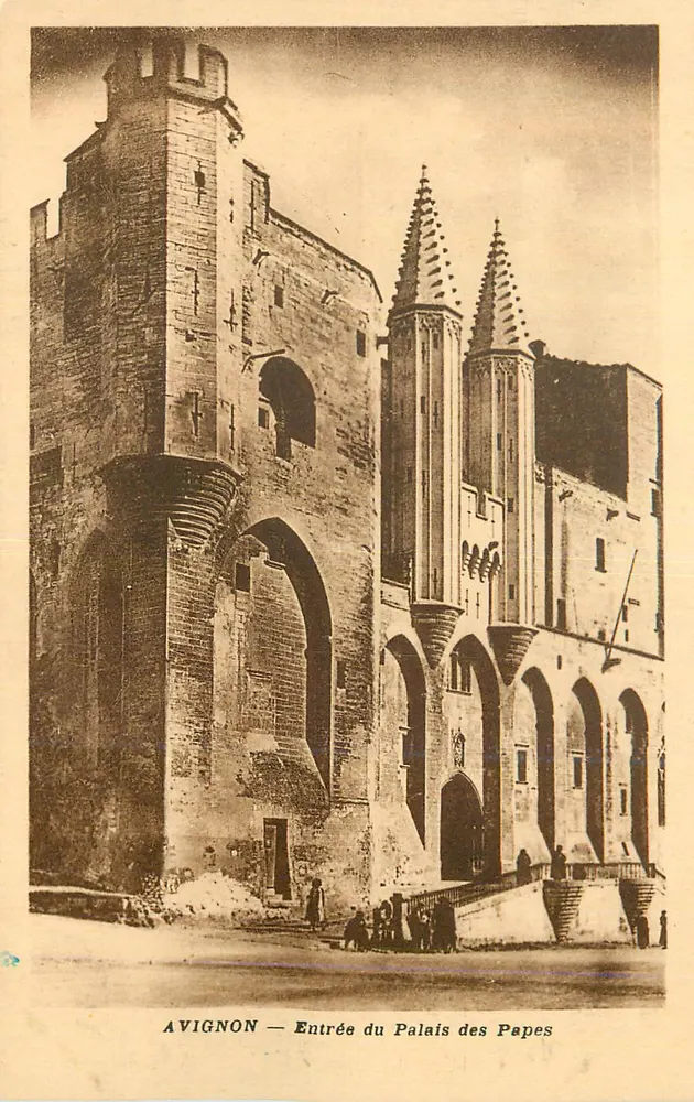 Avignon — Entrada do Palácio dos Papas - Frente