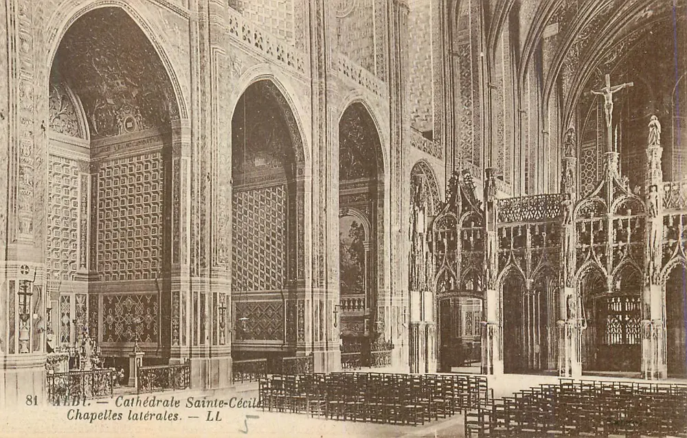 Kathedrale Sainte-Cécile — Seitenkapellen — LL - Vorderseite