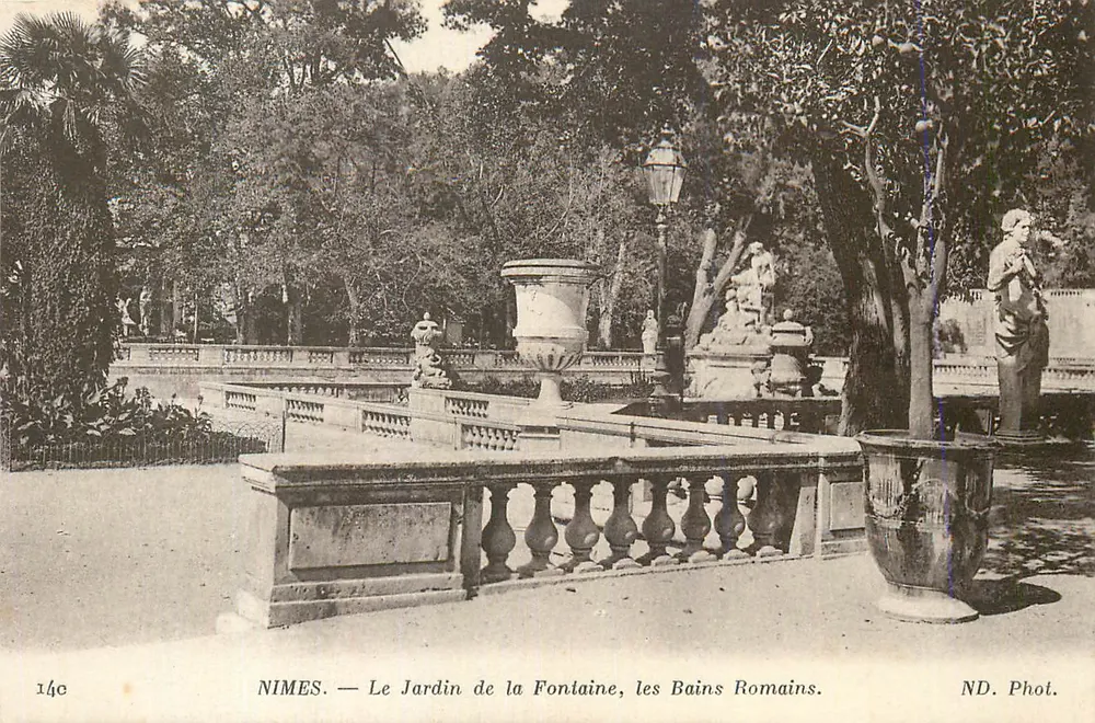Nîmes — Der Garten der Fontaine, die römischen Bäder — ND. Phot. - Vorderseite