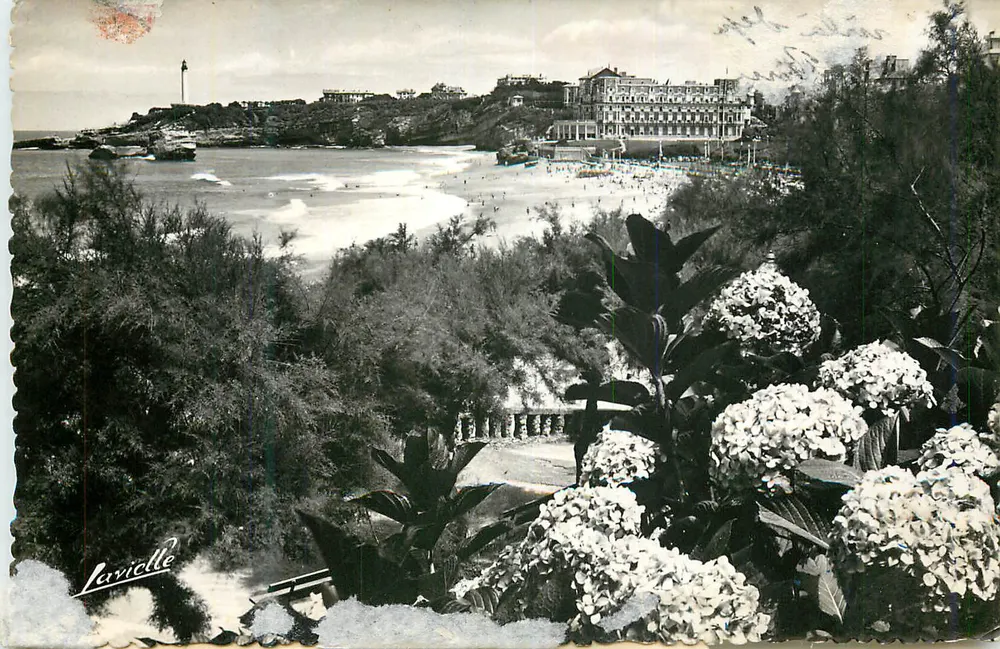 Strand und Hotel in Biarritz — Verleger Laviolle, Seriennummer nicht sichtbar - Vorderseite