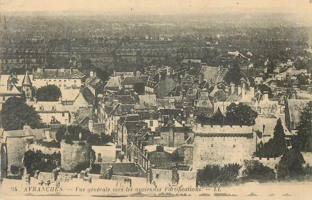 Avranches — Allgemeiner Blick auf die alten Befestigungen — LL - Vorderseite