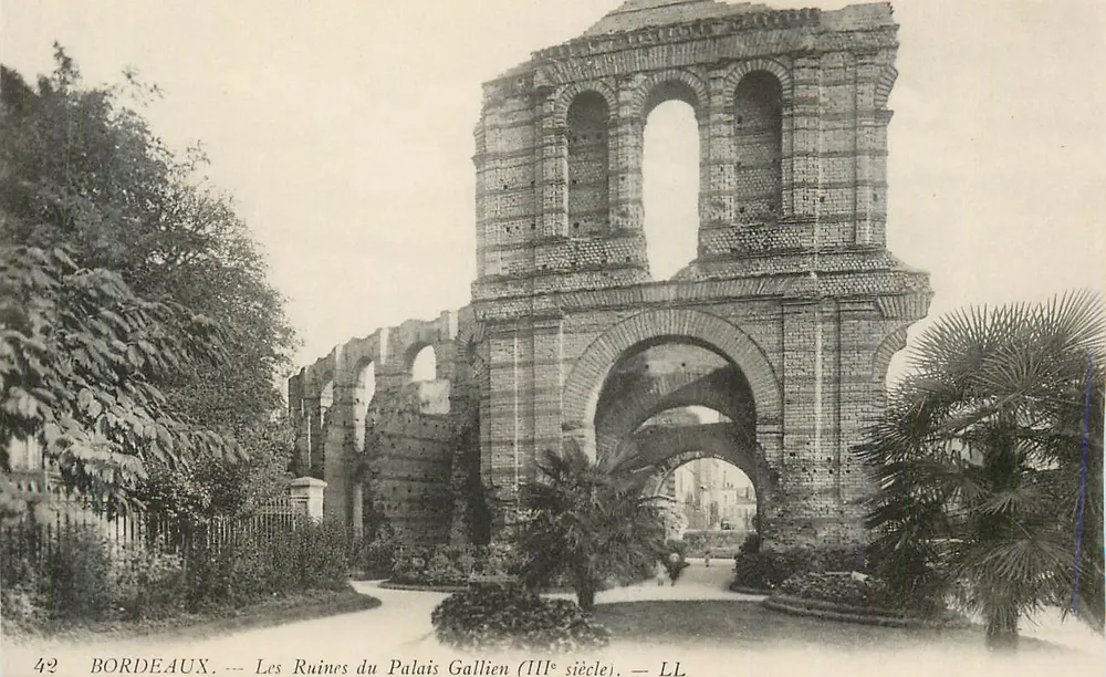 Bordeaux — Ruinen des Palais Gallien (3. Jahrhundert) — LL - Vorderseite
