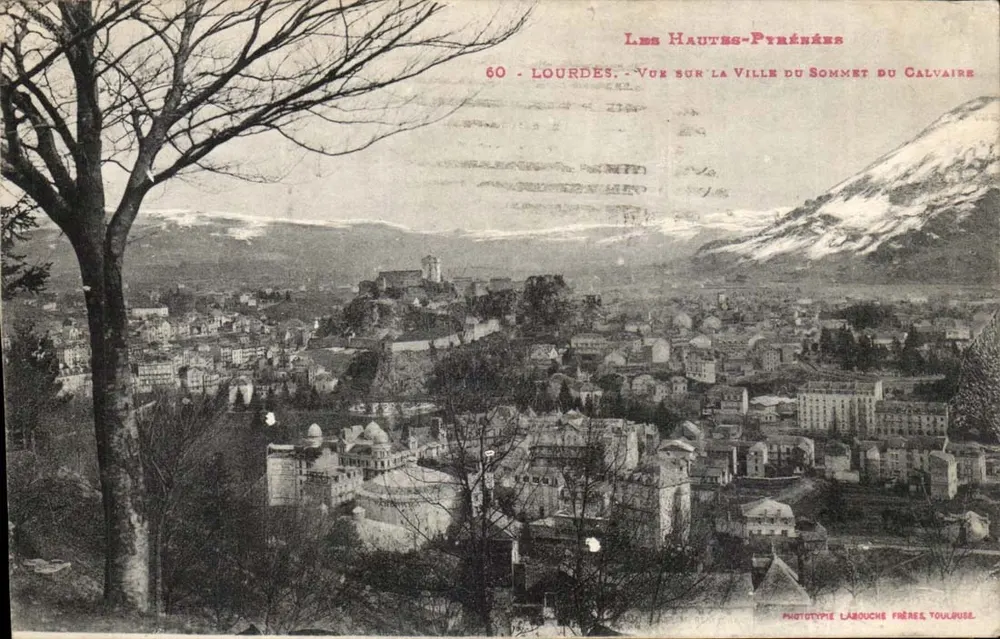 Lourdes — Blick auf die Stadt vom Gipfel des Calvaire — Phototype Labouche Frères, Toulouse - Vorderseite