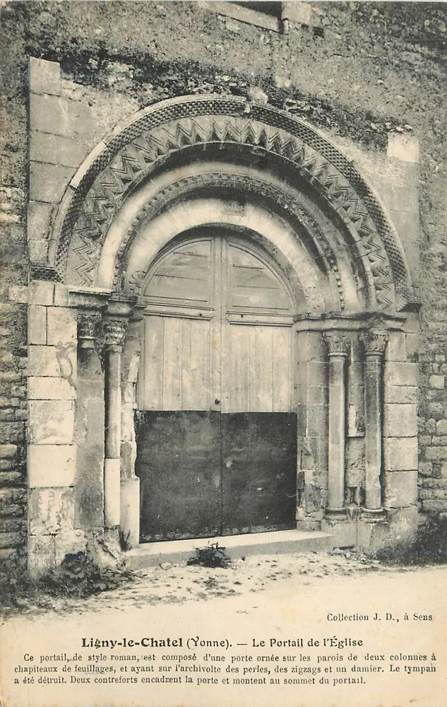 Ligny-le-Châtel (Yonne) — Der Portal der Kirche - Vorderseite