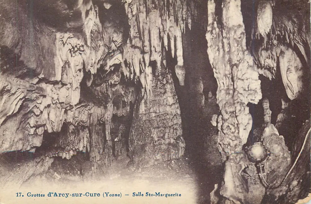 Grottes d'Arcy-sur-Cure (Yonne) — Halle Ste-Marguerite - Vorderseite