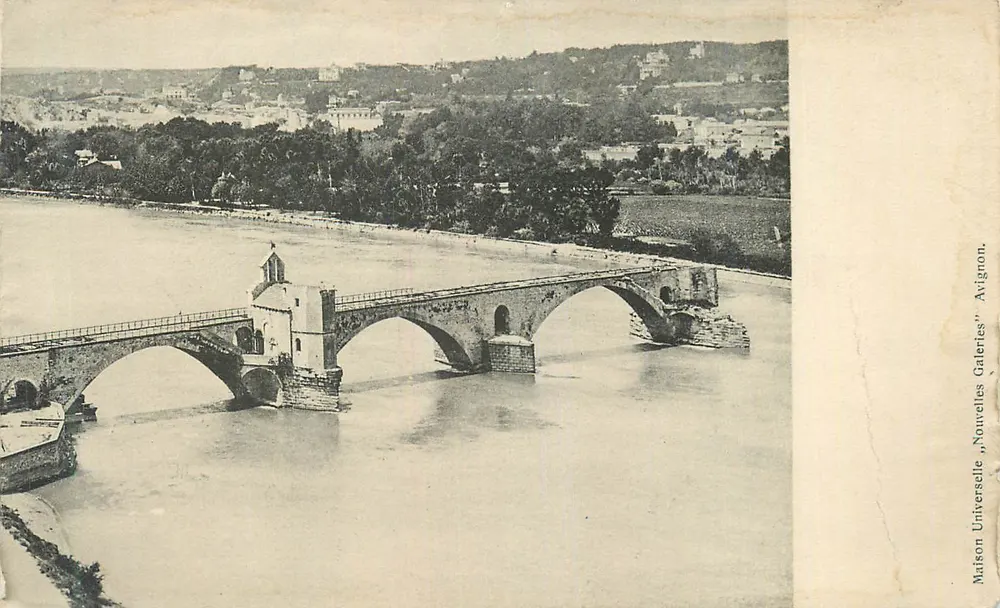 Brücke der neuen Galerien — Avignon — Maison Universelle - Vorderseite