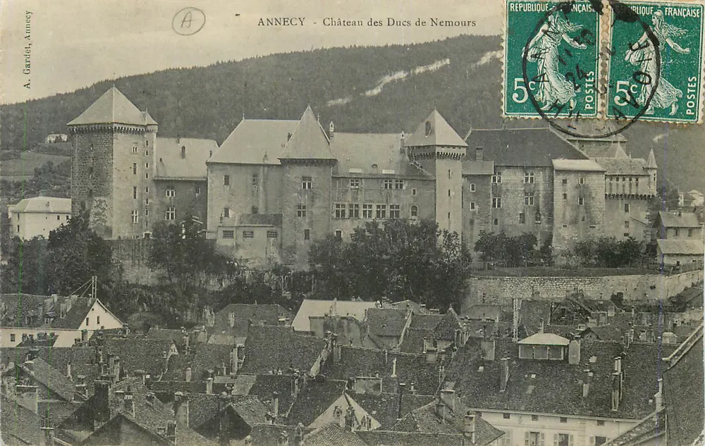 Annecy — Castelo dos Duques de Nemours — A. Garnet, Annecy - Frente
