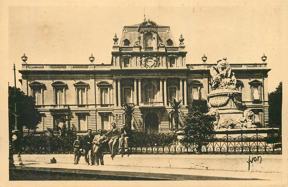 Palast der Gerechtigkeit in Nizza — Ansicht mit Brunnen — Verlag J. von - Vorderseite