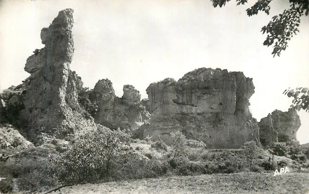 Felsformationen — natürlicher Landschaft — Verlag APA - Vorderseite