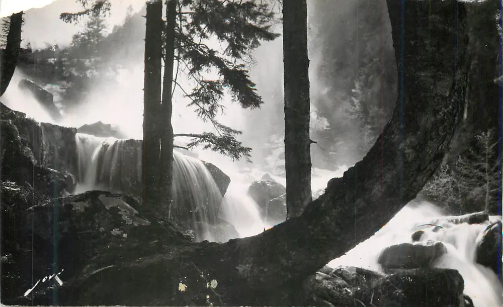 Wasserfall im Wald — Panoramablick — J. Lorki - Vorderseite