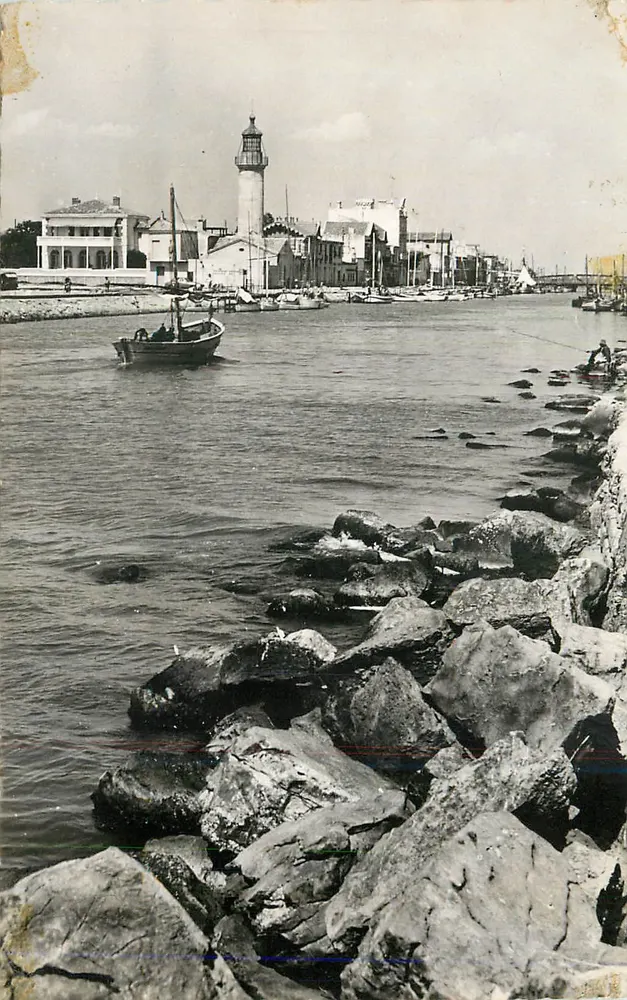 Hafen von La Rochelle — Leuchtturm und Kai — Verlag unbekannt - Vorderseite