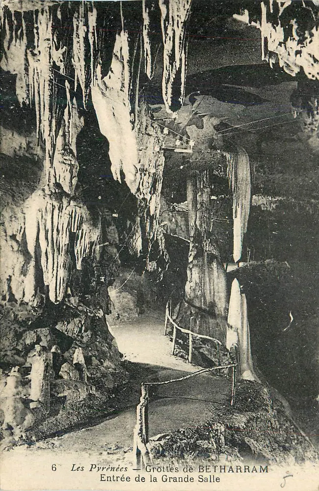 Die Pyrenäen — Höhlen von BETHARRAM — Eingang zur Großen Halle - Vorderseite