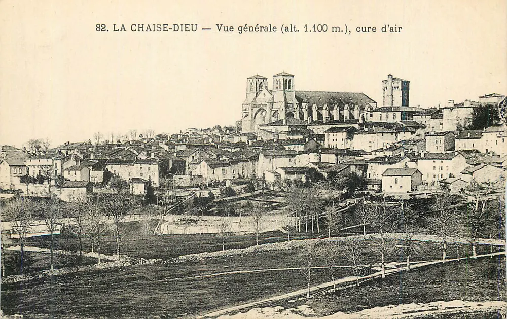 La Chaise-Dieu — Allgemeiner Blick (Höhe 1.100 m.), Luftkurort - Vorderseite