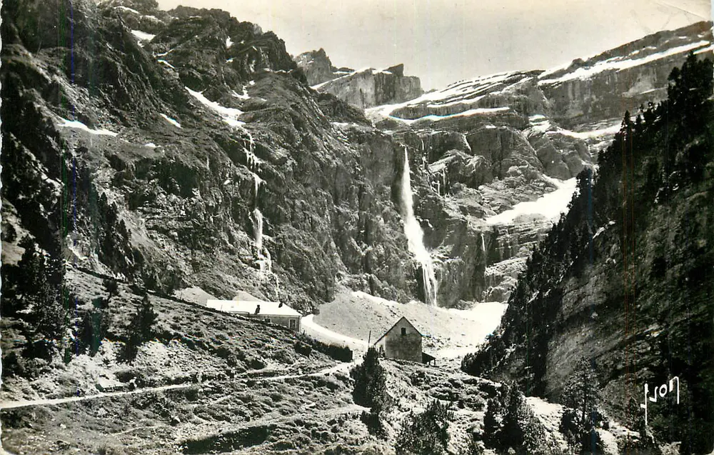 Wasserfall in einem bergigen Canyon — Verlag 'L'Orson' — Seriennummer nicht lesbar - Vorderseite