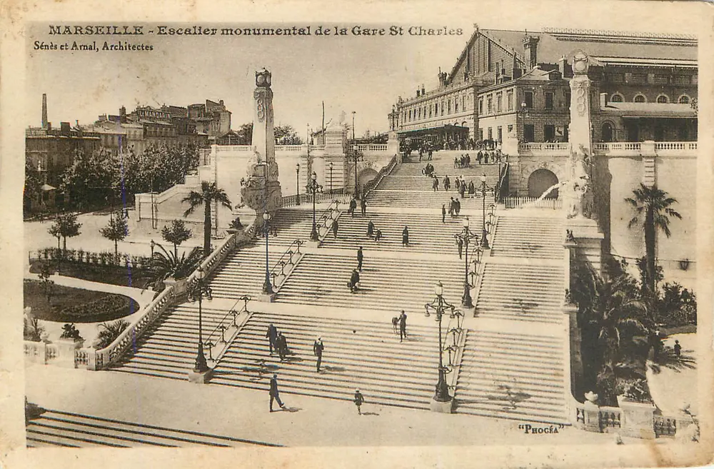Marseille - Monumentale Treppe der Bahnhof Saint-Charles — Sénès und Arnal, Architekten - Vorderseite