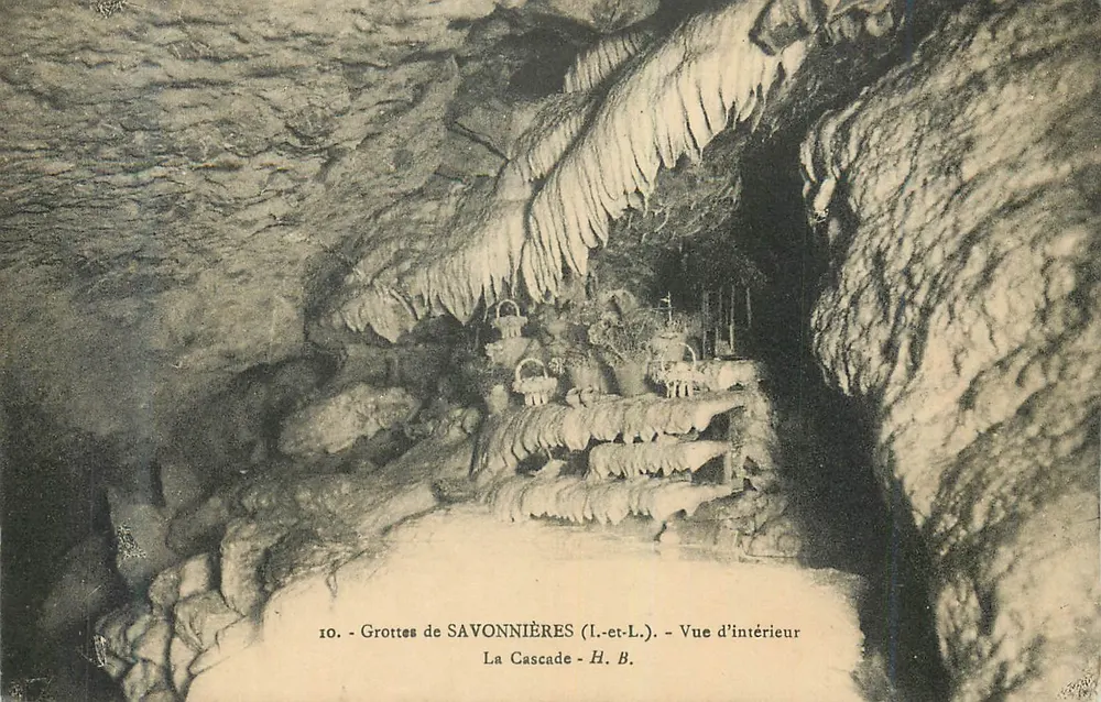 Höhlen von Savonnières (I.-et-L.) — Innenansicht — Die Wasserfall — H. B. - Vorderseite