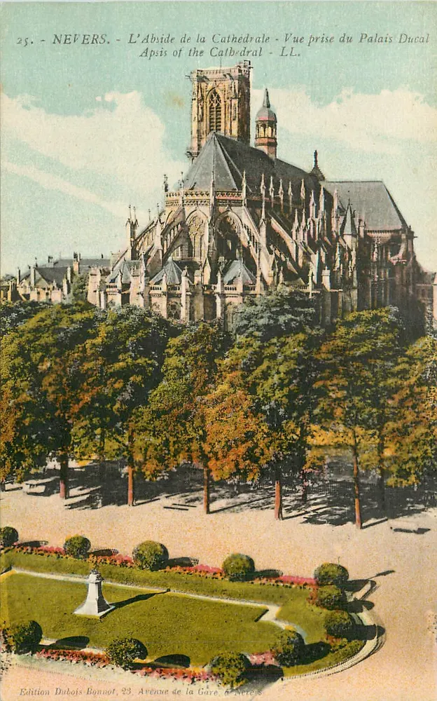 Nevers — Die Apse der Kathedrale — Aufnahme vom Dukalen Palast — Edition Dubois-Bonnnot - Vorderseite