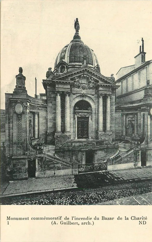 Gedenkmal des Brandes am Bazar de la Charité — A. Guilbert, Architekt — ND - Vorderseite