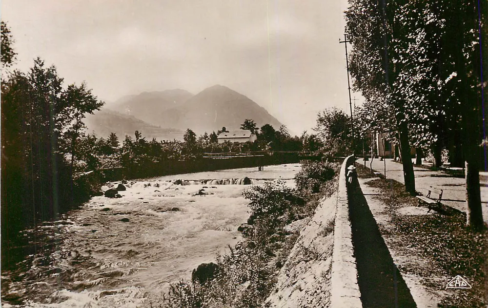 Cachoeira do rio — vista panorâmica — Editor Bilhete postal antigo, n° 1234 - Frente