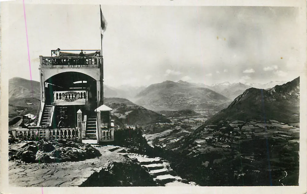 Visão panorâmica do Col de la Forclaz — Torre do Observatório — editor não identificado - Frente