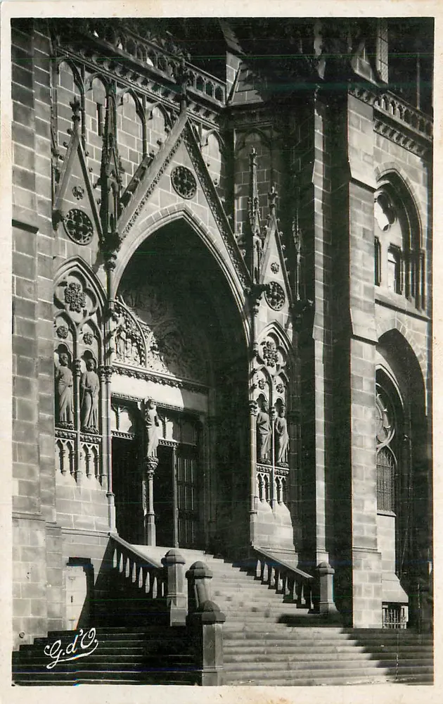 Portal gótico da catedral — G.d'C - Frente