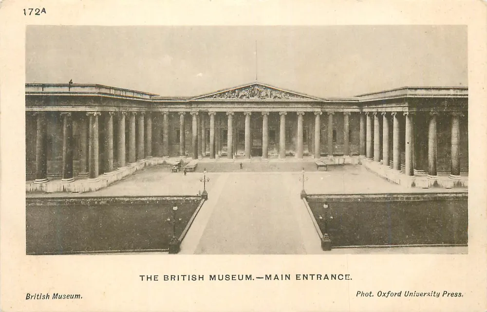O British Museum — Entrada principal — Phot. Oxford University Press, n° 172A - Frente