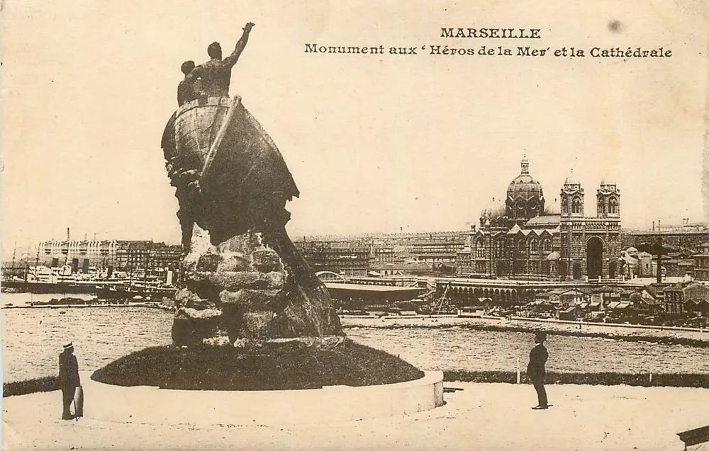 Marseille — Denkmal für die 'Helden des Meeres' und die Kathedrale — Verlag nicht sichtbar - Vorderseite