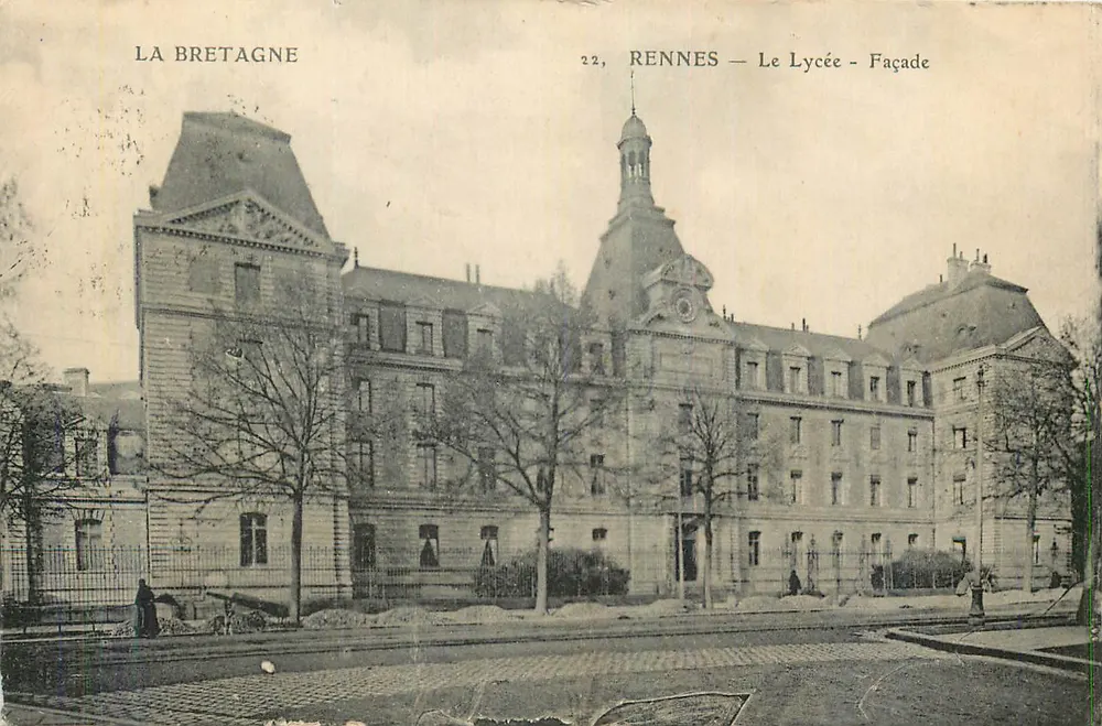 Rennes — O Liceu — Fachada — La Bretagne, editor n°22 - Frente
