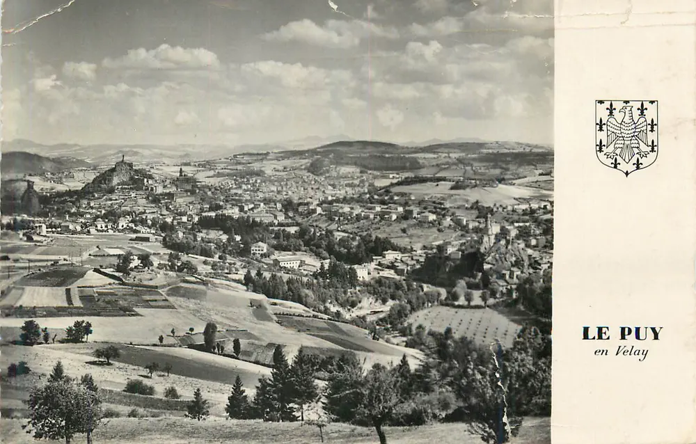 Le Puy en Velay — Panoramablick auf die Stadt und die Hügel — Verlag/Drucker nicht sichtbar - Vorderseite