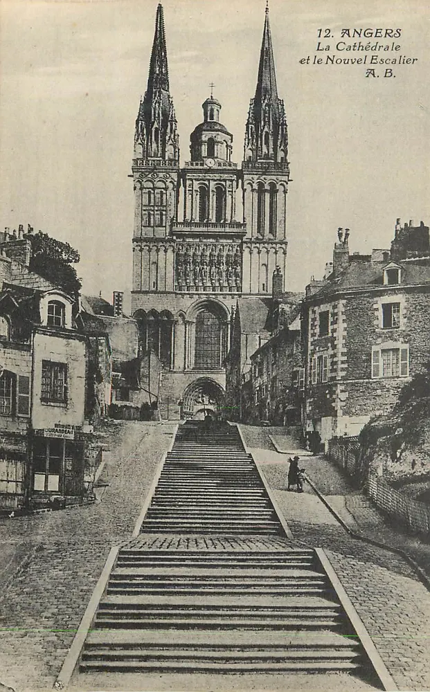Angers — Die Kathedrale und der Neue Treppenaufgang — A.B. - Vorderseite