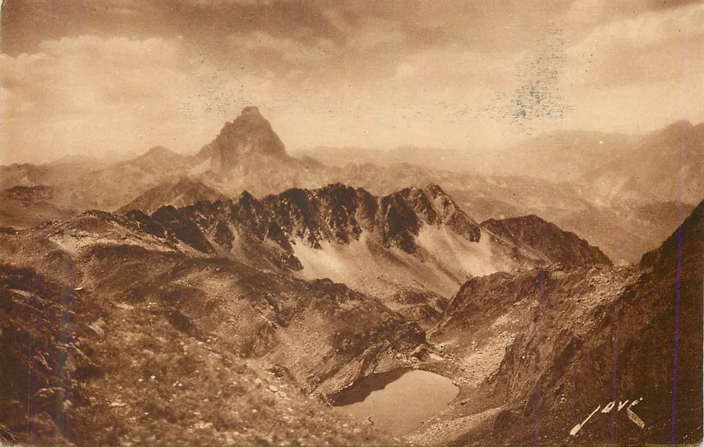 Ausblick auf Berge und See — Jove - Vorderseite