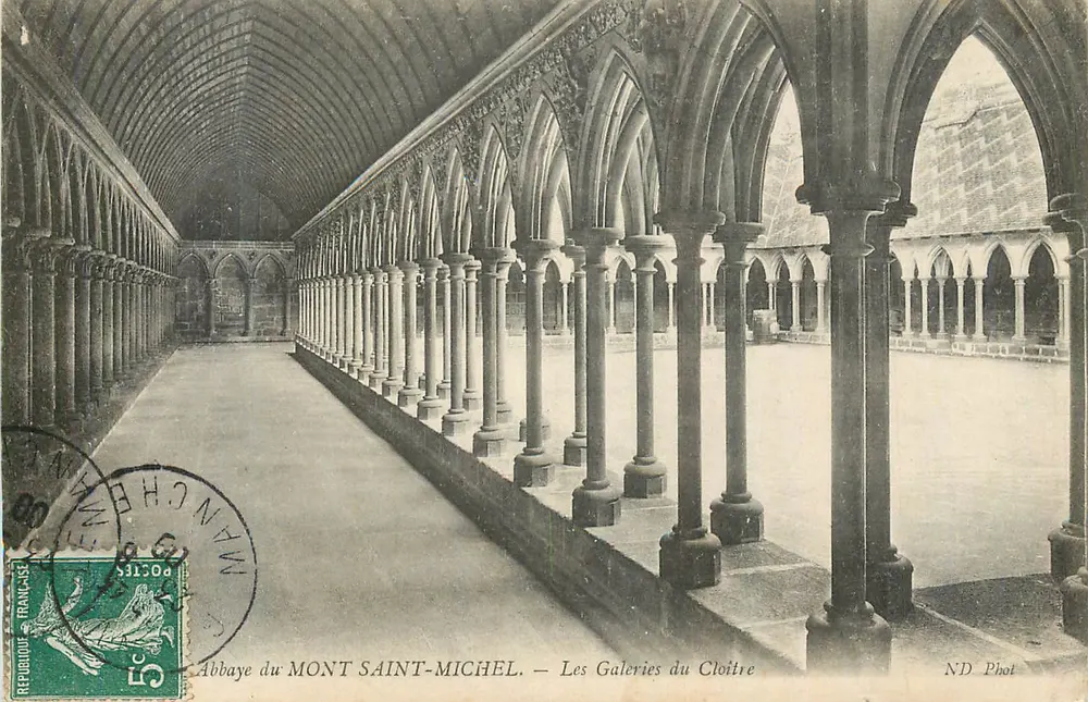 Abadia do Mont-Saint-Michel — As Galerias do Claustro - Frente
