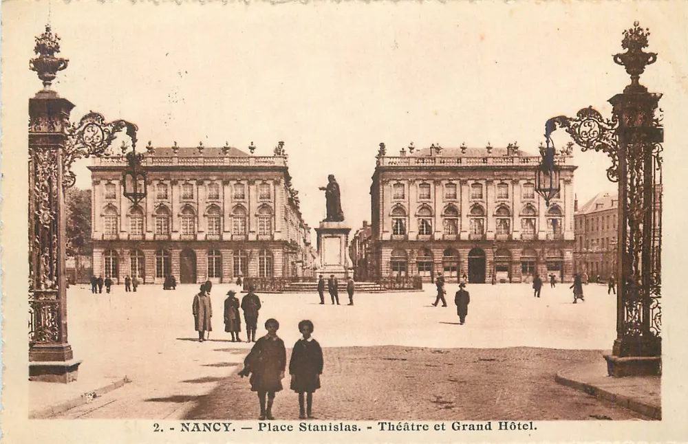 NANCY — Place Stanislas — Theater und Grand Hôtel - Vorderseite