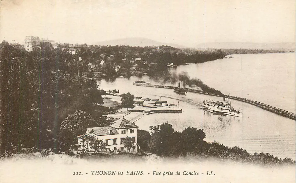 Thonon-les-Bains — Vista tirada de Concise — LL. - Frente