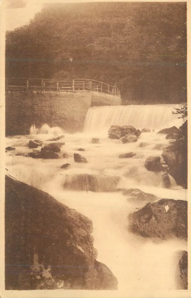 Wasserfall — Ansicht mit Brücke — Verlag nicht sichtbar - Vorderseite