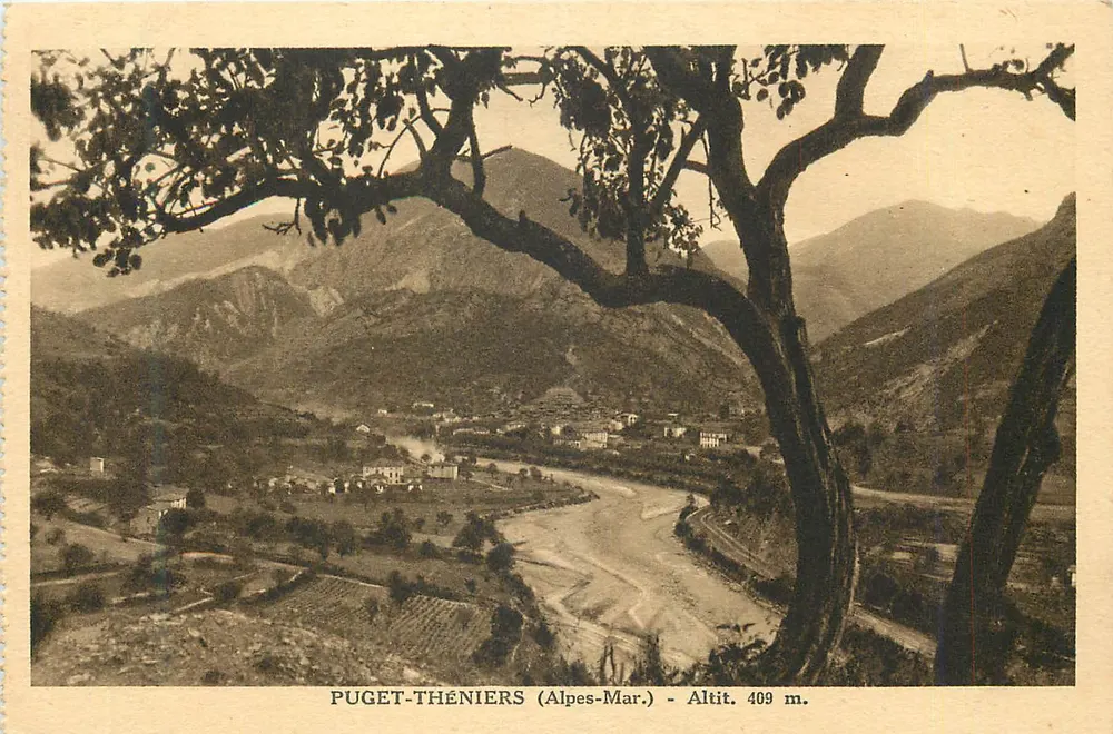 Puget-Théniers (Alpes-Mar.) — Höhe 409 m — Panoramablick von einem Baum - Vorderseite