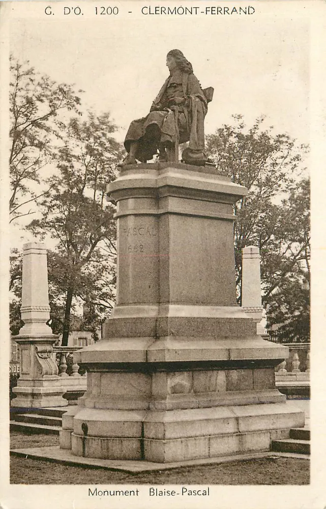 Monumento Blaise Pascal — Clermont-Ferrand — G. D'O. 1200 - Frente