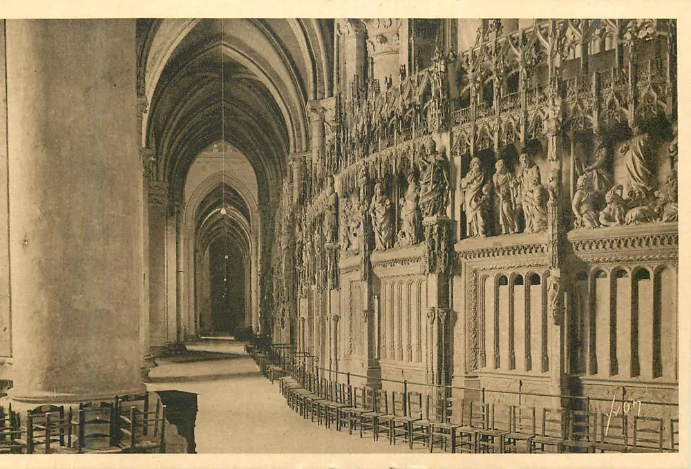 Innenansicht der Kathedrale — Blick auf den Chor und das geschnitzte Jube — unbekannter Verlag, Seriennummer 1007 - Vorderseite