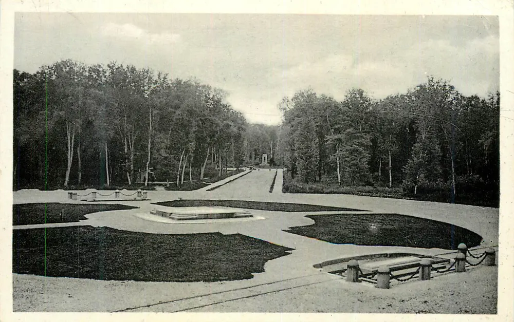 Garten der Kirche Sainte-Croix — Ansicht des Parks — unbekannter Verleger - Vorderseite