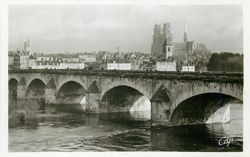 Ponte da Loire — vista de Tours — editor Cap - Frente