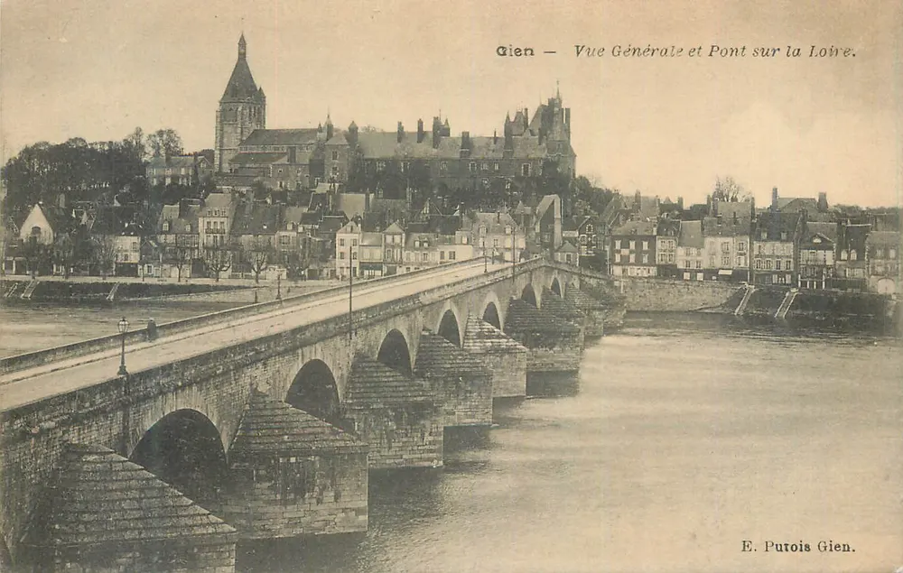 Gien — Allgemeiner Blick und Brücke über die Loire — E. Purois Gien. - Vorderseite