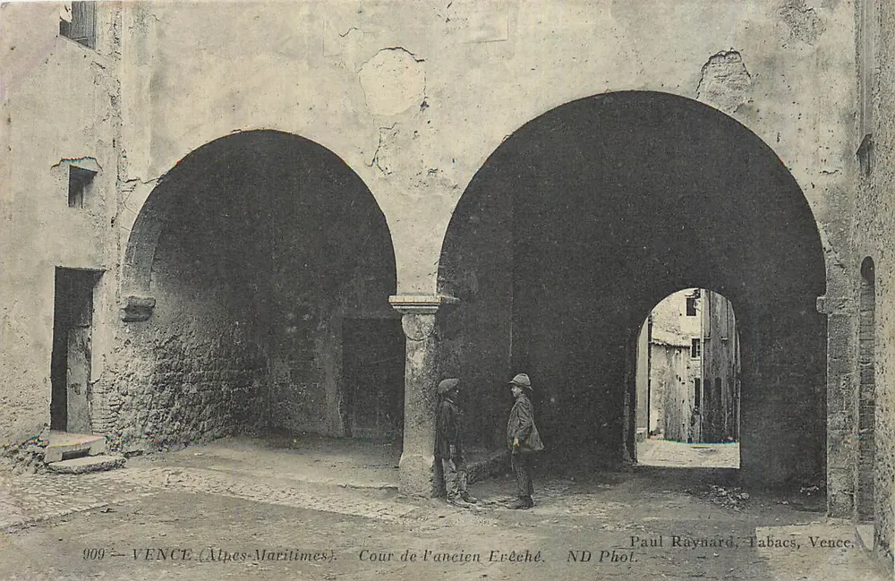 Vence (Alpes-Maritimes) — Hof des alten Erèché — Paul Raynard, Tabakgeschäft, Vence - Vorderseite